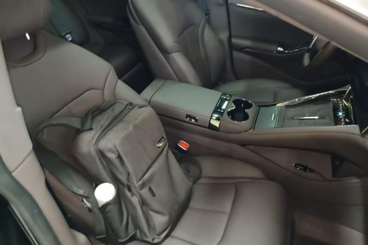 Used Denza Z9 2024 1100 km Four-Wheel Drive Max Version Right Front Seat