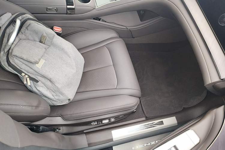 Used Denza Z9 2024 1100 km Four-Wheel Drive Max Version Right Front Seat