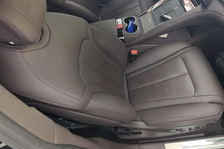Used Denza Z9 2024 1100 km Four-Wheel Drive Max Version Right Front Seat