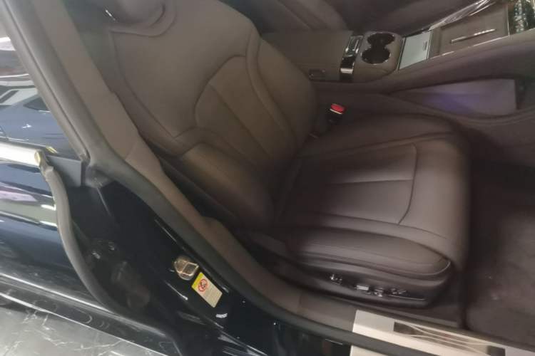 Used Denza Z9 2024 1100 km Four-Wheel Drive Max Version Right Front Seat