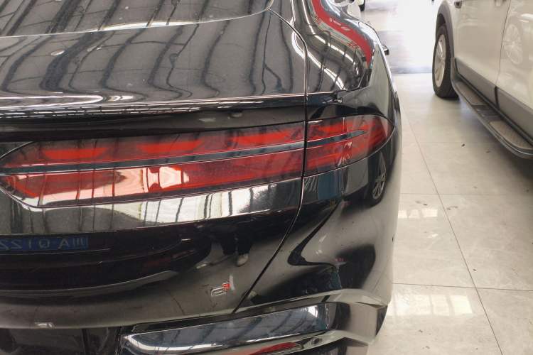Used Denza Z9 2024 1100 km All-Wheel-Drive Ultra Version Right Rear Taillight
