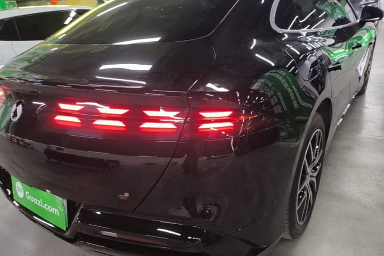 Used Denza Z9 2024 1100 km Four-Wheel Drive Max Version Right Rear Taillight