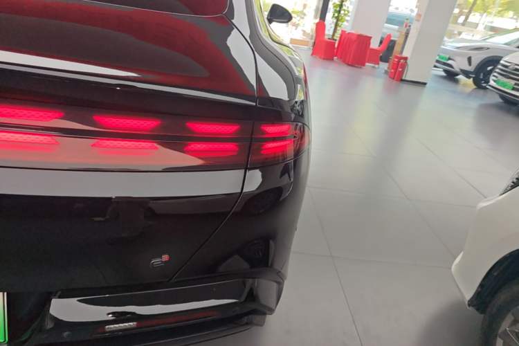 Used Denza Z9 2024 1100 km Four-Wheel Drive Max Version Right Rear Taillight