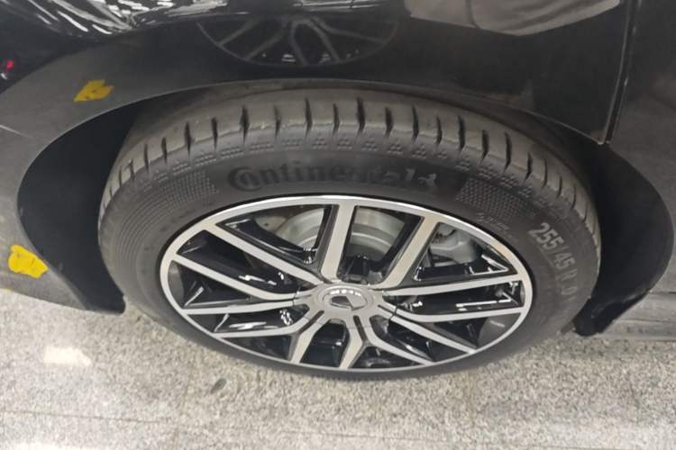 Used Denza Z9 2024 1100 km Four-Wheel Drive Max Version Right Rear Wheel Hub