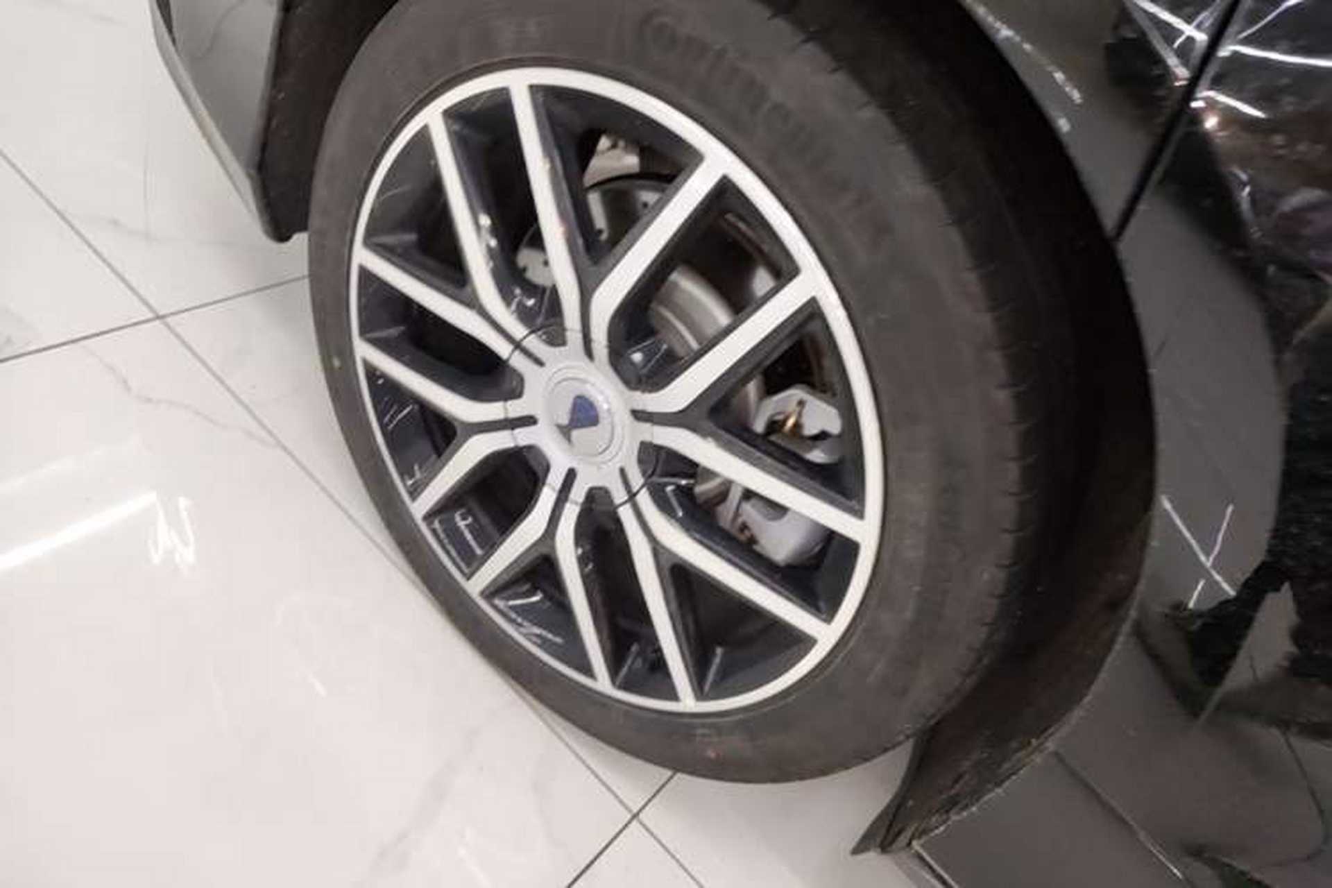 Used Denza Z9 2024 1100 km Four-Wheel Drive Max Version Right Rear Wheel Hub