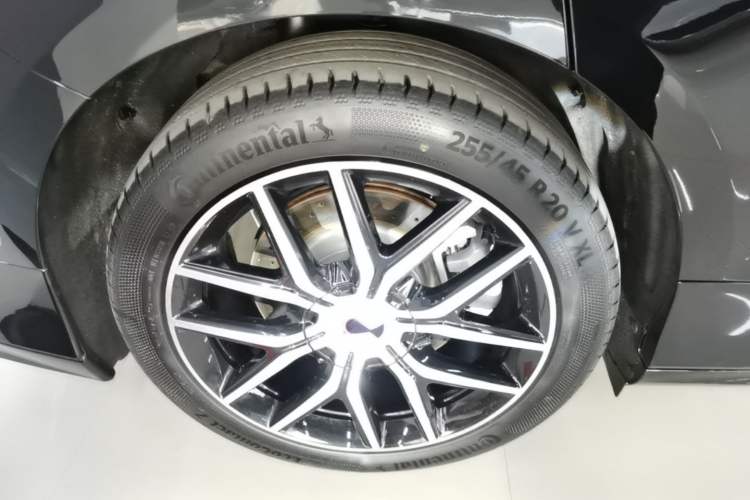 Used Denza Z9 2024 1100 km Four-Wheel Drive Max Version Right Rear Wheel Hub