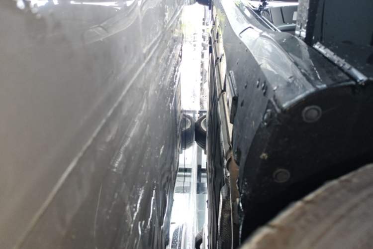 Used Denza Z9 2024 1100 km Four-Wheel Drive Max Version Right Side Sill