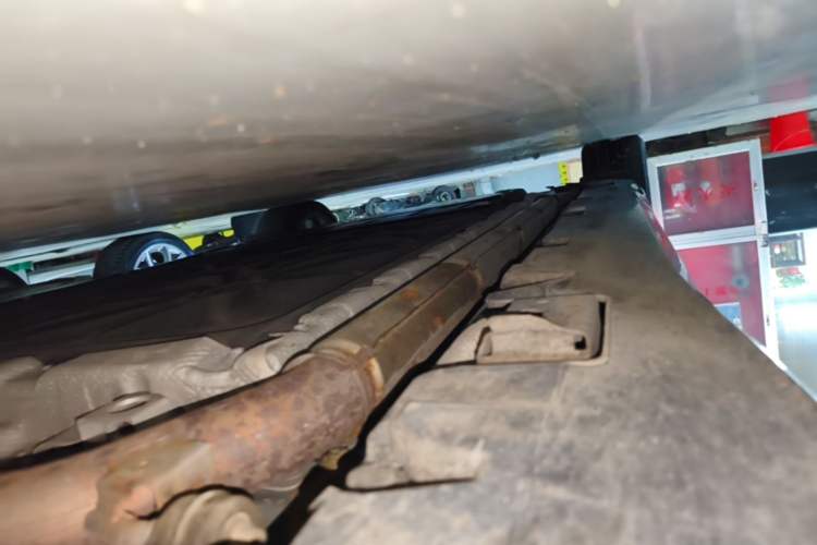 Used Denza Z9 2024 1100 km Four-Wheel Drive Max Version Right Side Sill