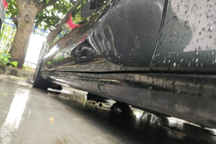 Used Denza Z9 2024 1100 km Four-Wheel Drive Max Version Right Side Sill