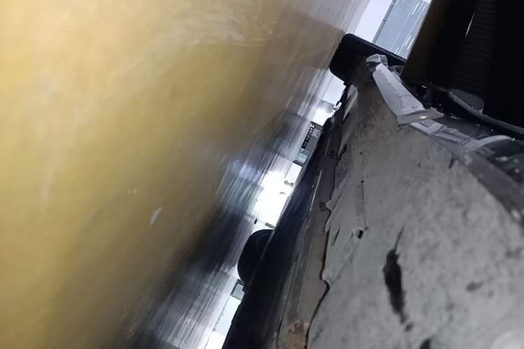 Used Denza Z9 2024 1100 km All-Wheel-Drive Ultra Version Right Side Sill