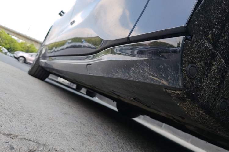 Used Denza Z9 2024 1100 km Four-Wheel Drive Max Version Right Side Sill