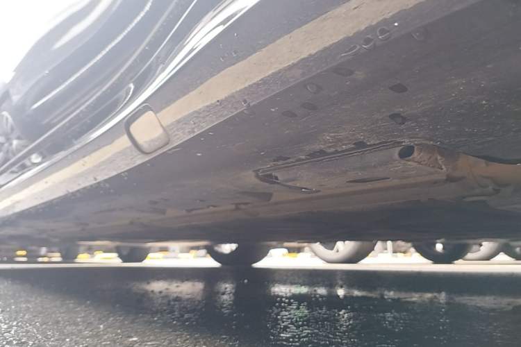 Used Denza Z9 2024 1100 km Four-Wheel Drive Max Version Right Side Sill