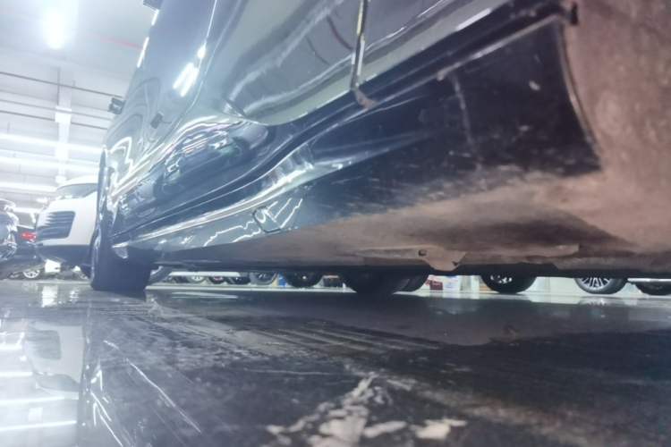 Used Denza Z9 2024 1100 km Four-Wheel Drive Max Version Right Side Sill