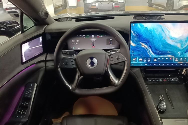Used Denza Z9 2024 1100 km All-Wheel-Drive Ultra Version Steering Wheel