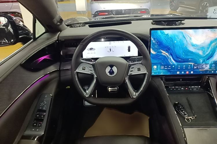 Used Denza Z9 2024 1100 km Four-Wheel Drive Max Version Steering Wheel