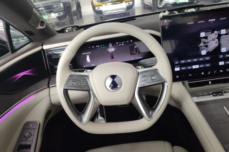 Used Denza Z9 2024 630 km All-Wheel Drive Max Version Steering Wheel
