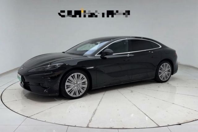 Used Denza Z9 2024 1100 km All-Wheel-Drive Ultra Version