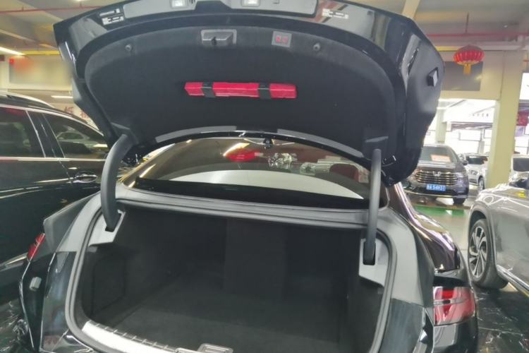 Used Denza Z9 2024 1100 km Four-Wheel Drive Max Version Trunk