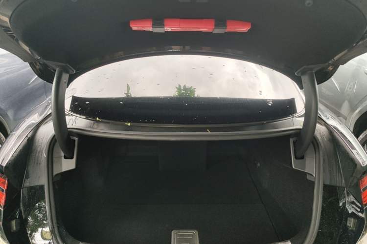 Used Denza Z9 2024 1100 km Four-Wheel Drive Max Version Trunk