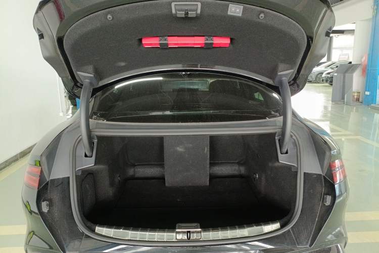 Used Denza Z9 2024 1100 km Four-Wheel Drive Max Version Trunk
