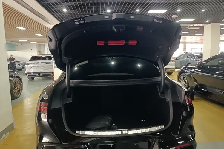 Used Denza Z9 2024 1100 km All-Wheel-Drive Ultra Version Trunk