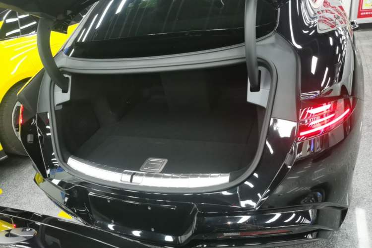 Used Denza Z9 2024 1100 km Four-Wheel Drive Max Version Trunk
