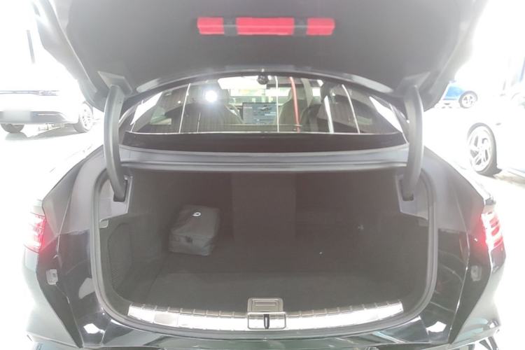 Used Denza Z9 2024 1100 km Four-Wheel Drive Max Version Trunk