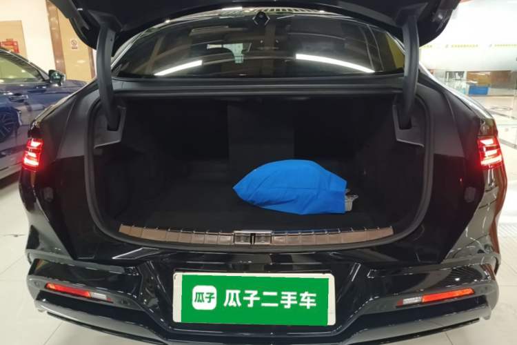 Used Denza Z9 2024 1100 km Four-Wheel Drive Max Version Trunk