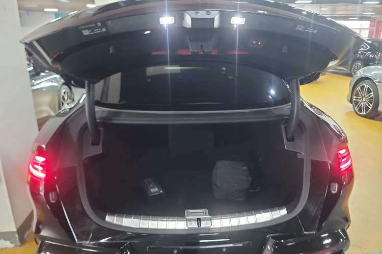 Used Denza Z9 2024 1100 km All-Wheel-Drive Ultra Version Trunk
