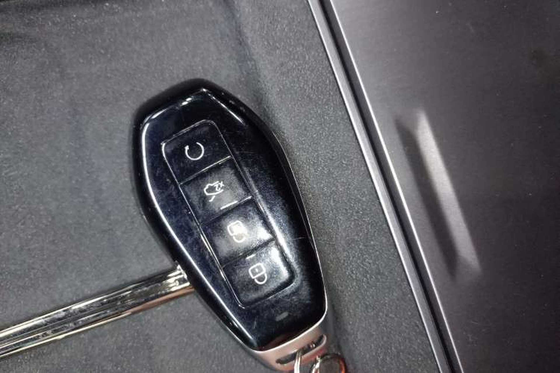 Used Denza Z9 2024 1100 km Four-Wheel Drive Max Version Vehicle Key