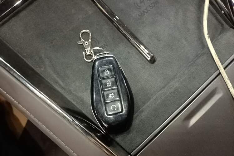 Used Denza Z9 2024 1100 km All-Wheel-Drive Ultra Version Vehicle Key