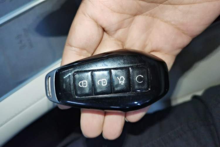Used Denza Z9 2024 1100 km Four-Wheel Drive Max Version Vehicle Key