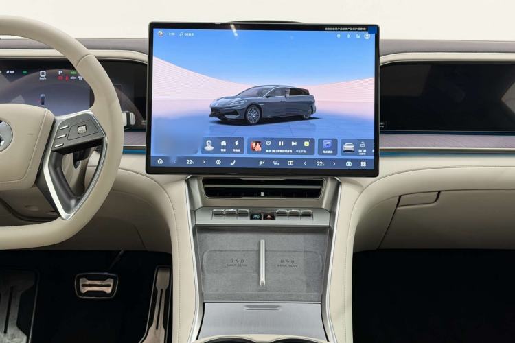 Used Denza Z9 2024 1100 km All-Wheel-Drive Ultra Version Audio And AC Panel