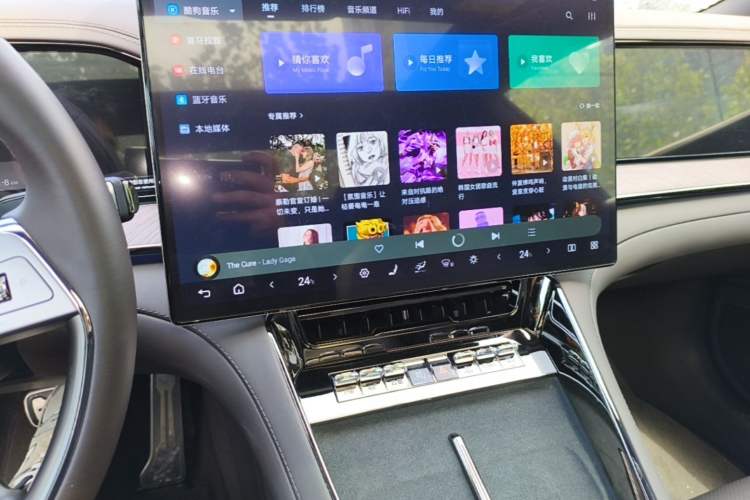 Used Denza Z9 2024 1100 km All-Wheel-Drive Ultra Version Audio And AC Panel