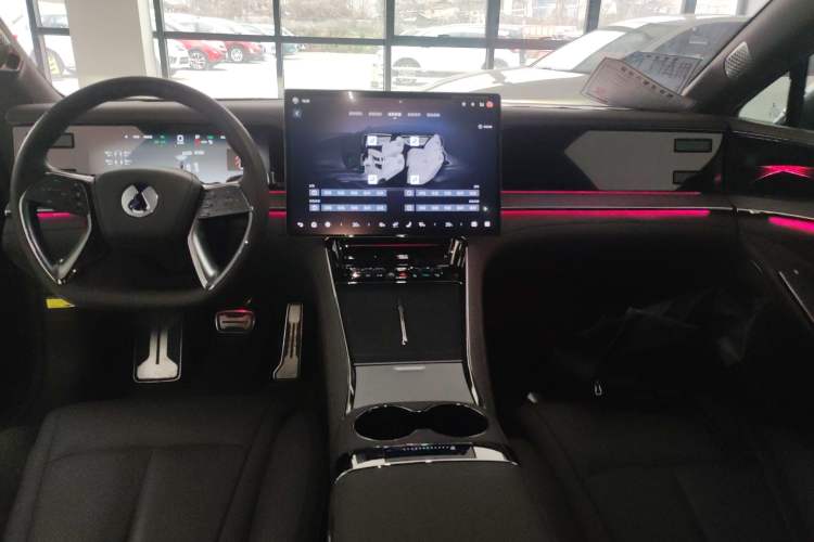 Used Denza Z9 2024 1100 km Four-Wheel Drive Max Version Center Console