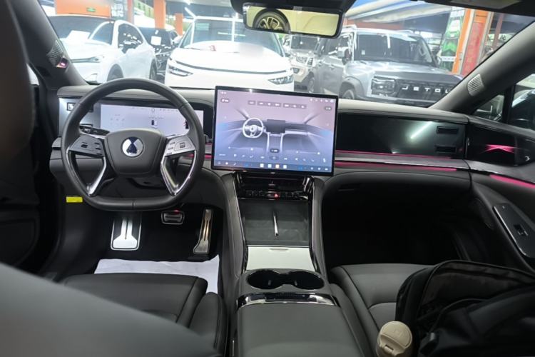 Used Denza Z9 2024 630 km All-Wheel Drive Max Version Center Console