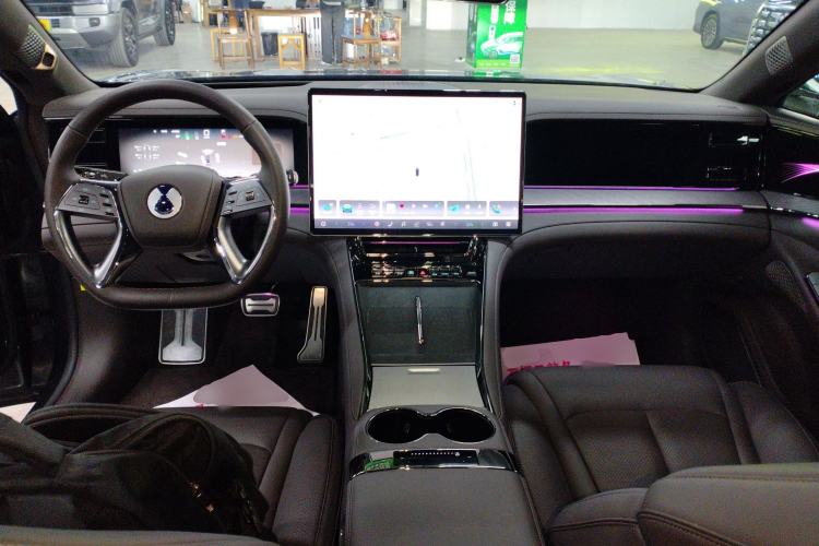 Used Denza Z9 2024 1100 km Four-Wheel Drive Max Version Center Console