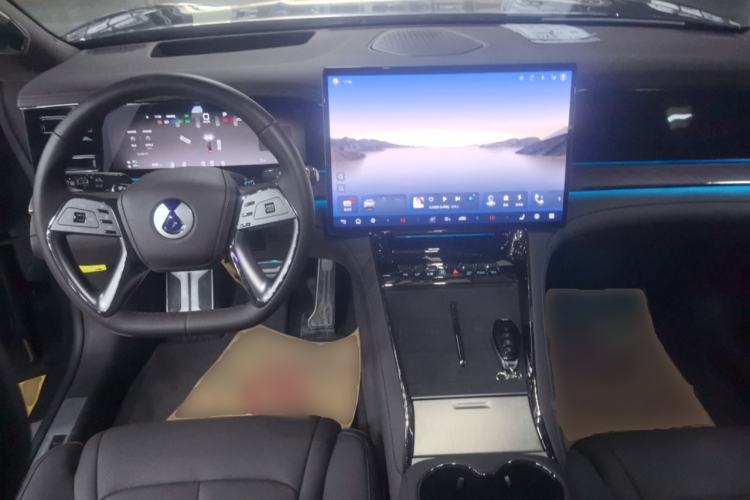 Used Denza Z9 2024 1100 km Four-Wheel Drive Max Version Center Console