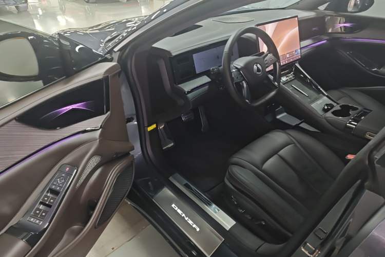 Used Denza Z9 2024 1100 km Four-Wheel Drive Max Version Driver Seat