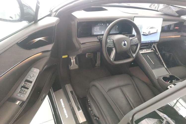 Used Denza Z9 2024 1100 km Four-Wheel Drive Max Version Driver Seat