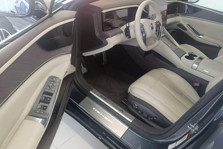 Used Denza Z9 2024 1100 km Four-Wheel Drive Max Version Driver Seat