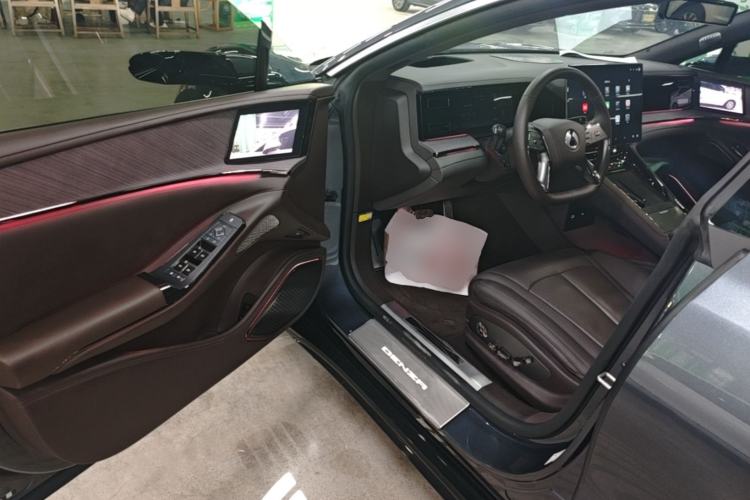 Used Denza Z9 2024 1100 km All-Wheel-Drive Ultra Version Driver Seat
