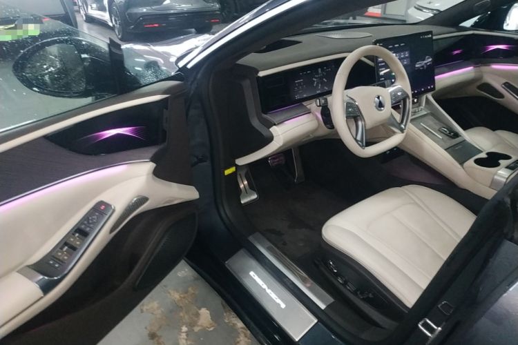 Used Denza Z9 2024 1100 km Four-Wheel Drive Max Version Driver Seat