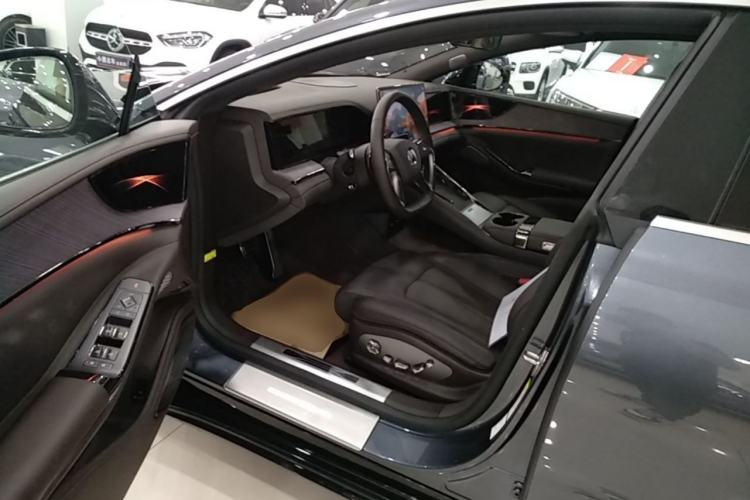 Used Denza Z9 2024 1100 km Four-Wheel Drive Max Version Driver Seat