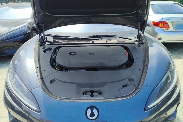 Used Denza Z9 2024 1100 km All-Wheel-Drive Ultra Version Engine Bay