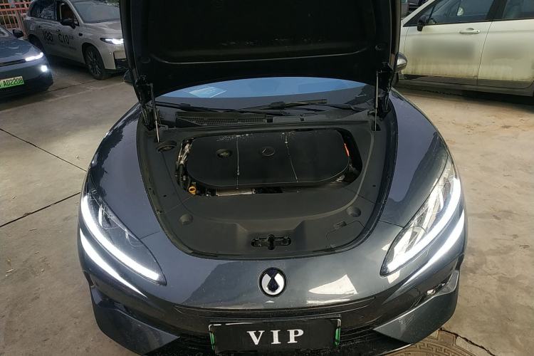 Used Denza Z9 2024 1100 km Four-Wheel Drive Max Version Engine Bay