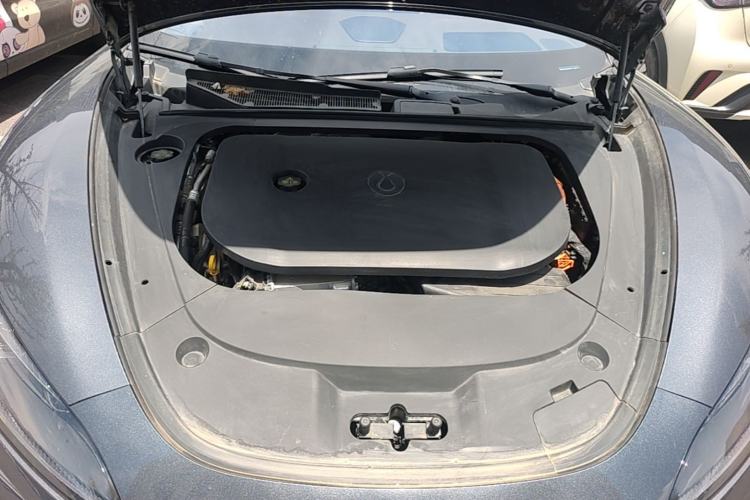 Used Denza Z9 2024 1100 km Four-Wheel Drive Max Version Engine Bay