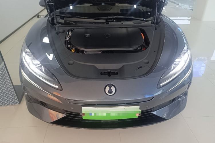 Used Denza Z9 2024 1100 km Four-Wheel Drive Max Version Engine Bay