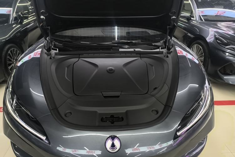Used Denza Z9 2024 630 km All-Wheel Drive Max Version Engine Bay