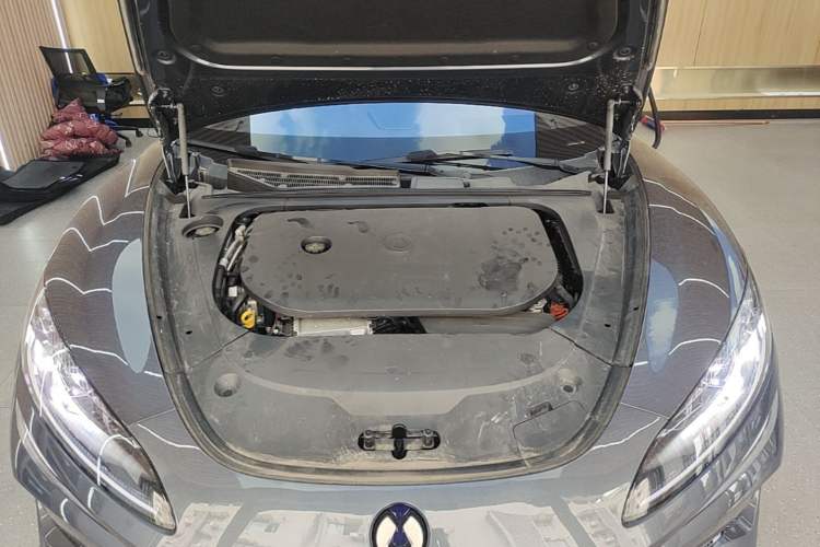 Used Denza Z9 2024 1100 km Four-Wheel Drive Max Version Engine Bay